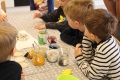 Bioeconomy hands-on session for Kindergarten - Colouring Easter eggs 