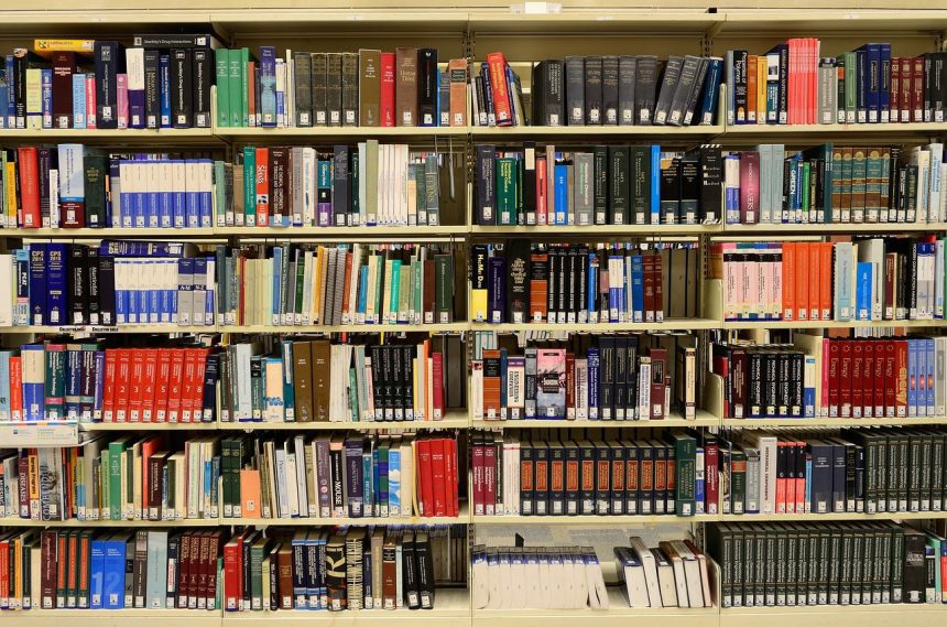 Library - Foto von Iñaki del Olmo auf Unsplash